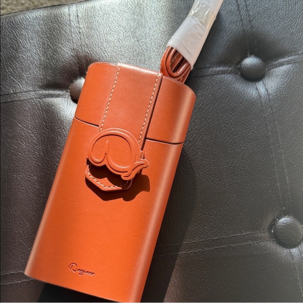 Leather eyeglasses case
